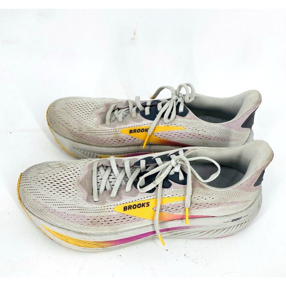Women’s Brooks Ghost 17 Running Shoes Size 11 NARROW 2A Oyster/Apricot/Pink